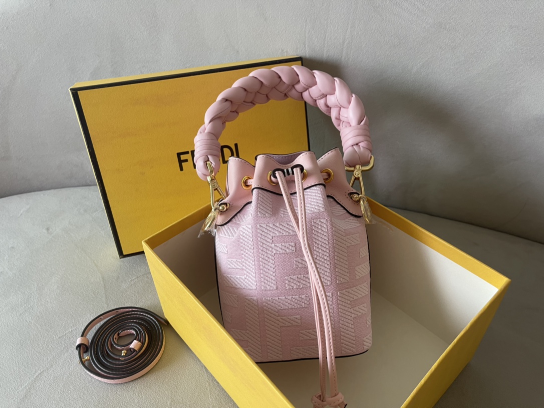 Fendi Mini Mon Tresor Bag -12x18x10CM