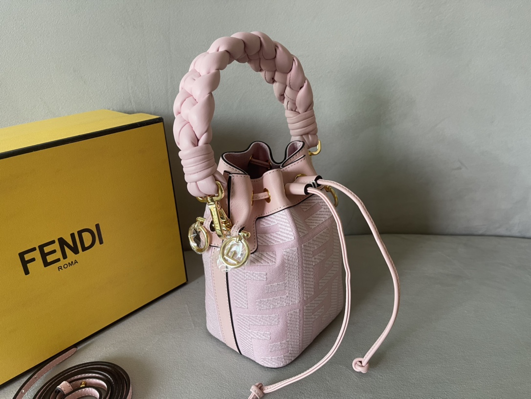 Fendi Mini Mon Tresor Bag -12x18x10CM