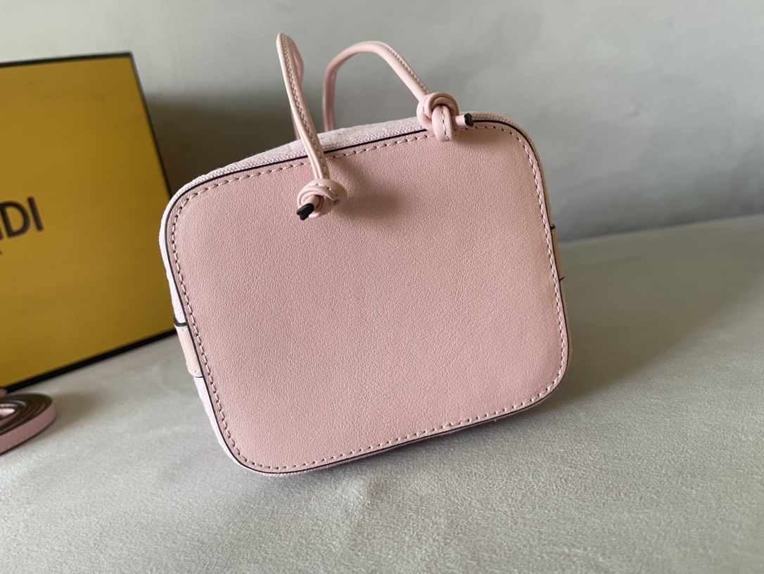 Fendi Mini Mon Tresor Bag -12x18x10CM