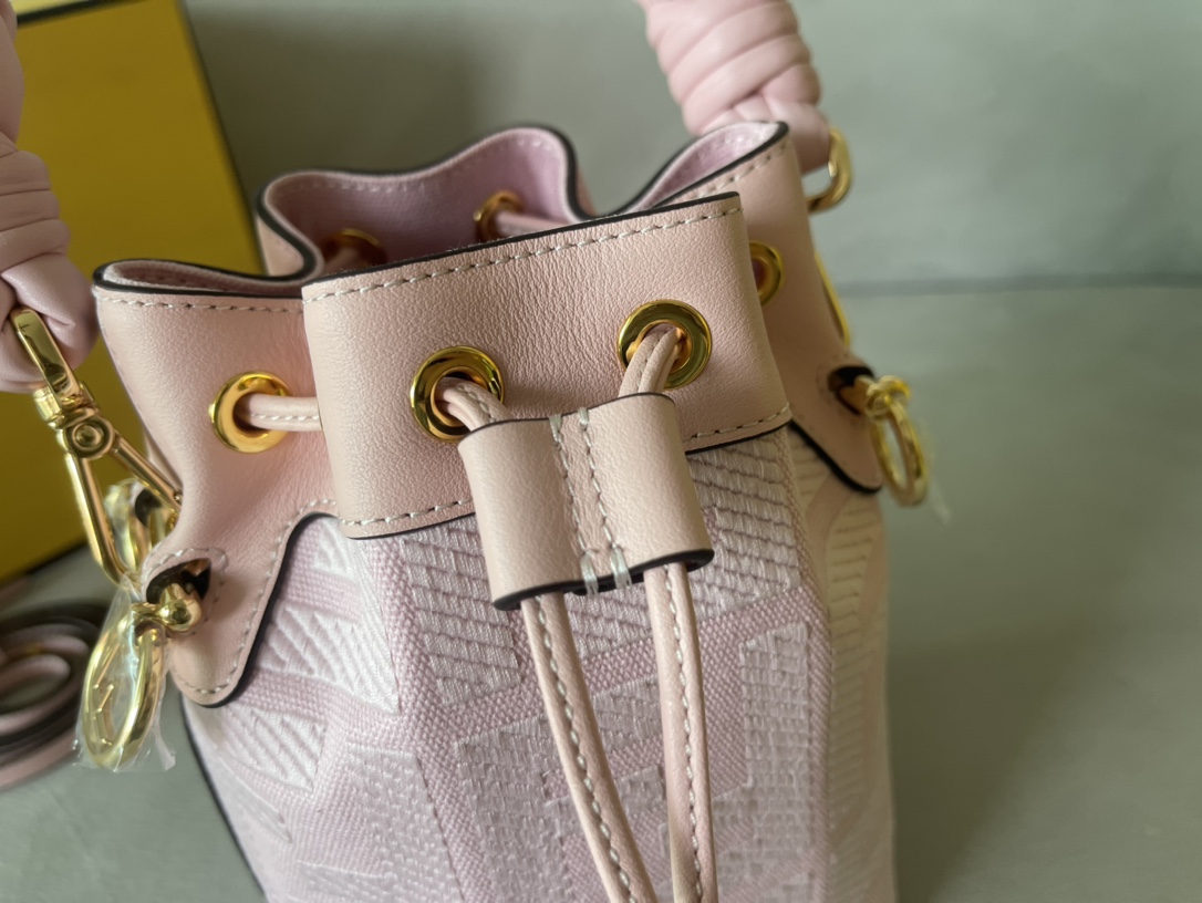 Fendi Mini Mon Tresor Bag -12x18x10CM