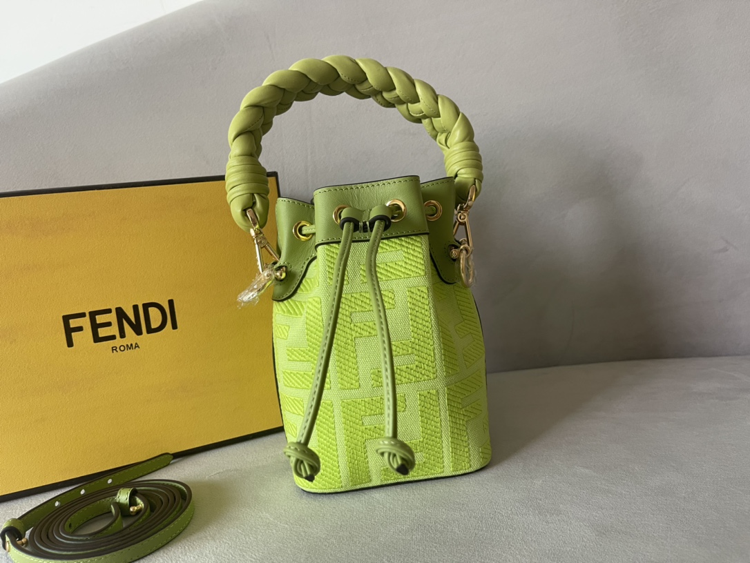 Fendi Mini Mon Tresor Bag -12x18x10CM