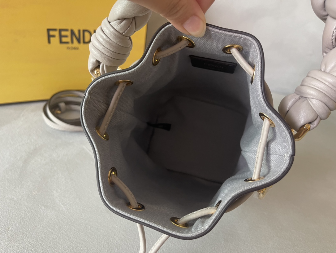 Fendi Mini Mon Tresor Bag -12x18x10CM