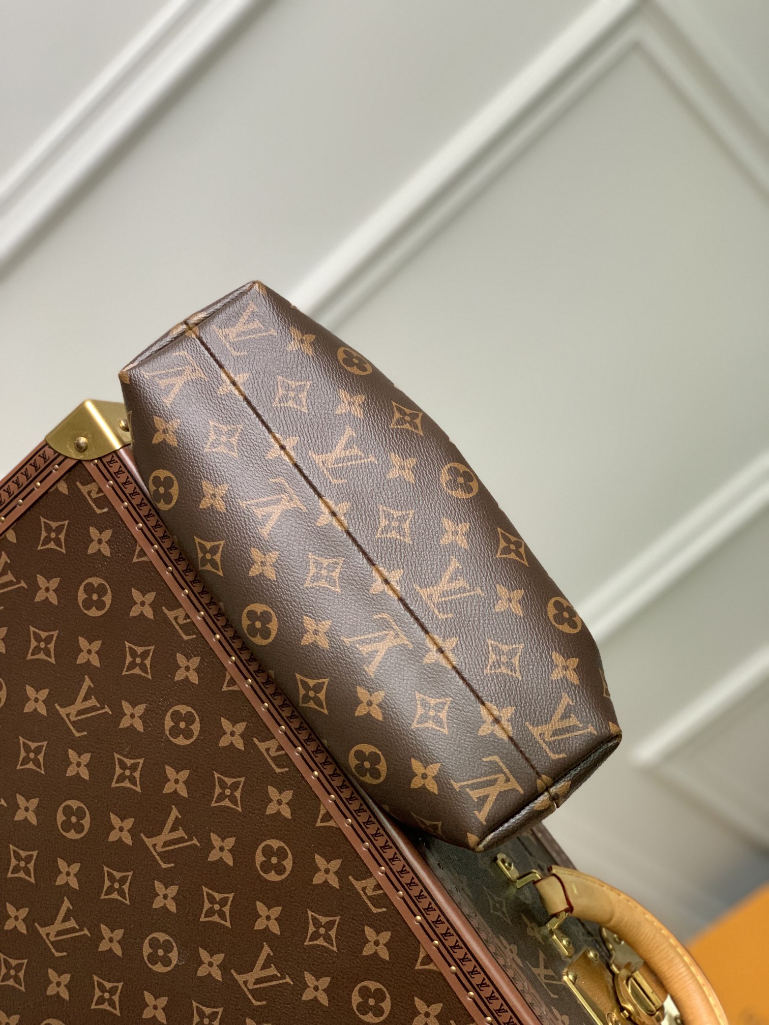Louis Vuitton M46544 Monogram Clutch -28*14*10CM Louis Vuitton M46544 Monogram Clutch -28*14*10CM