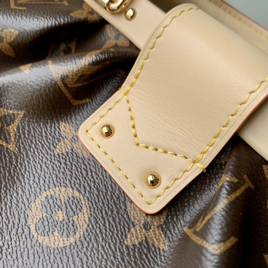 Louis Vuitton M46544 Monogram Clutch -28*14*10CM Louis Vuitton M46544 Monogram Clutch -28*14*10CM