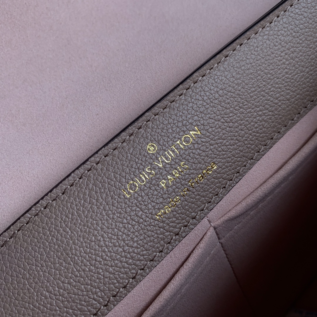 Louis Vuitton Lockme Ever M51395-31*46*17CM Louis Vuitton Lockme Ever M51395-31*46*17CM