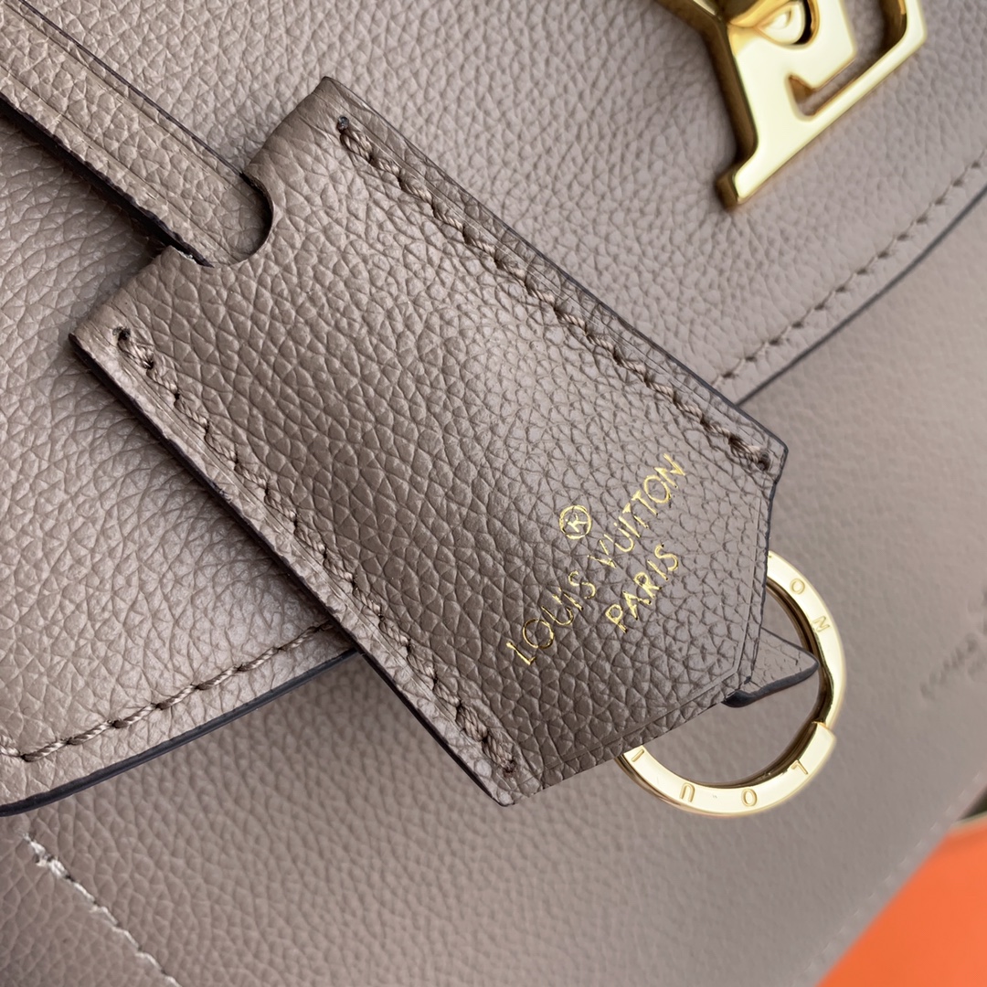 Louis Vuitton Lockme Ever M51395-31*46*17CM Louis Vuitton Lockme Ever M51395-31*46*17CM