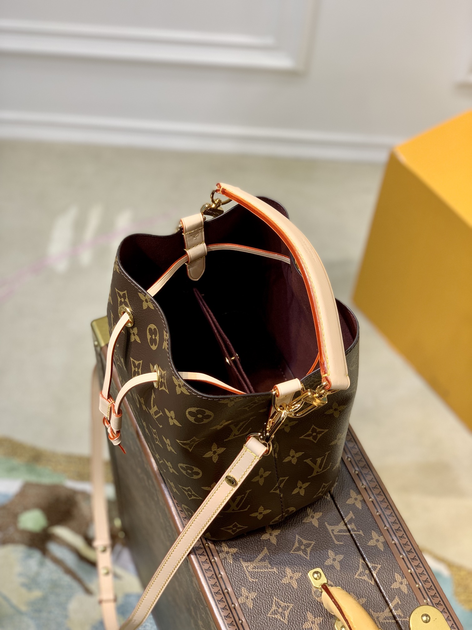 Louis Vuitton NéoNoé Bucket Bag -M46581-20 x 20 x 13CM