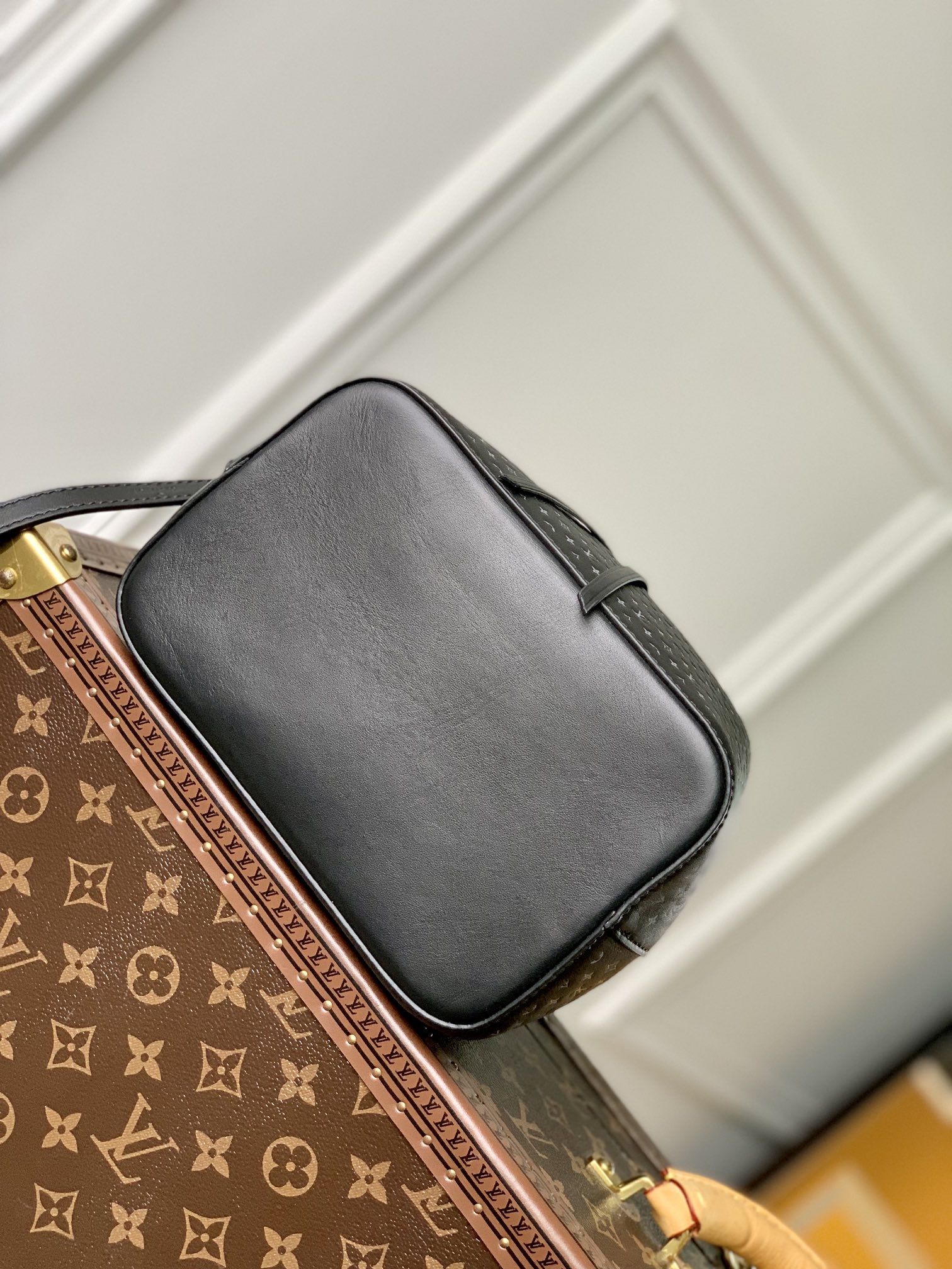 Louis Vuitton NéoNoé Bucket Bag -M46581- 20 x 20 x 13 CM