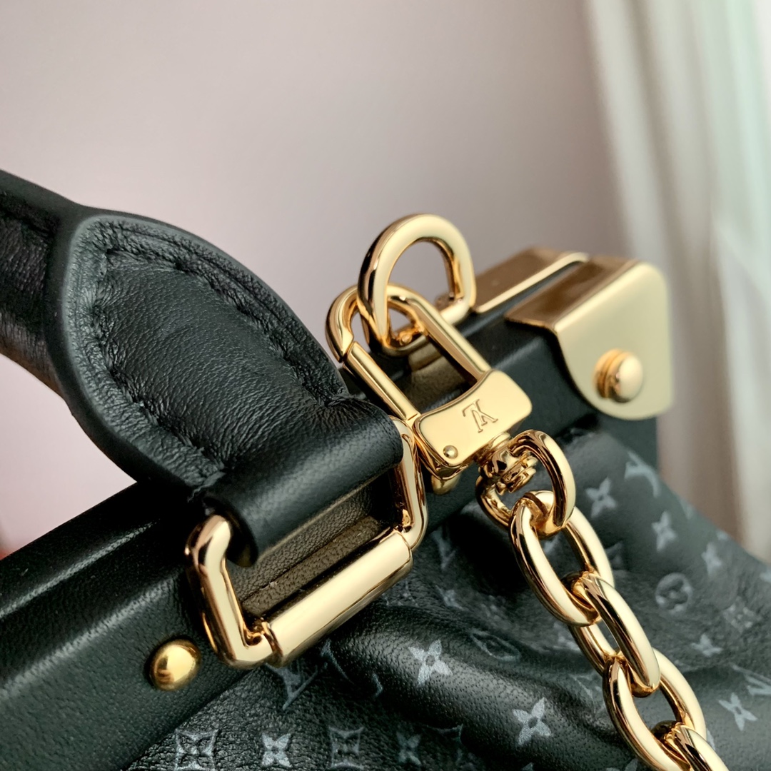 Louis Vuitton M46544 Monogram Clutch -28*14*10CM Louis Vuitton M46544 Monogram Clutch -28*14*10CM