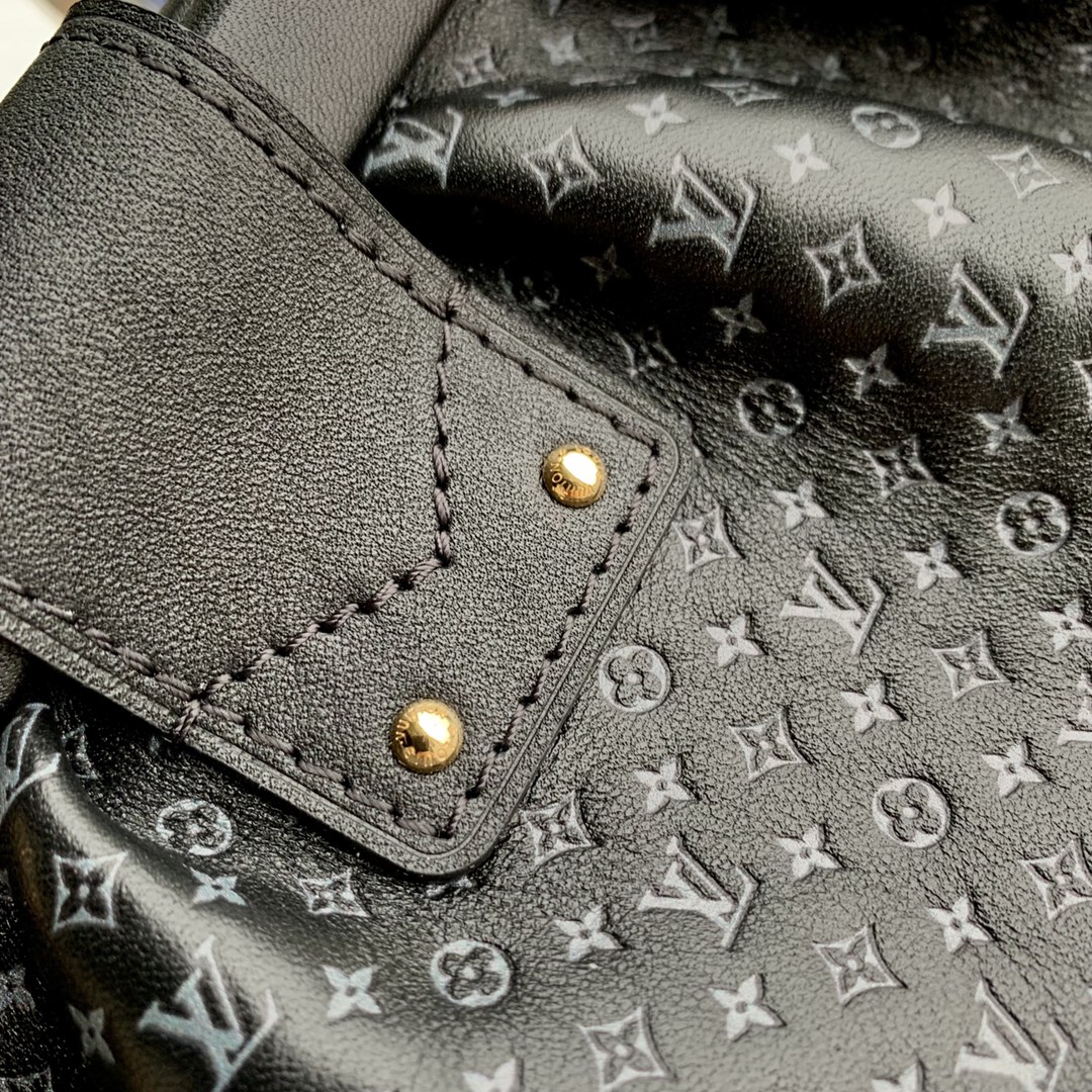Louis Vuitton M46544 Monogram Clutch -28*14*10CM Louis Vuitton M46544 Monogram Clutch -28*14*10CM