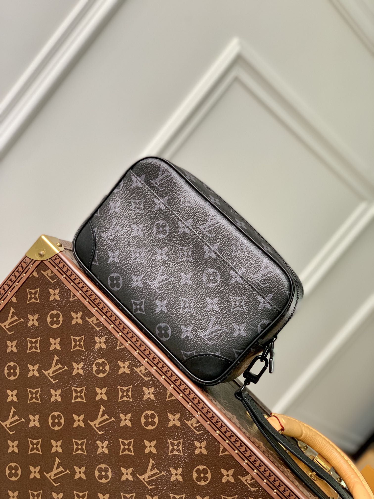 Louis Vuitton Pochette Kasai -25 x 15.5 x 6.5 CM Louis Vuitton Pochette Kasai -25 x 15.5 x 6.5 CM