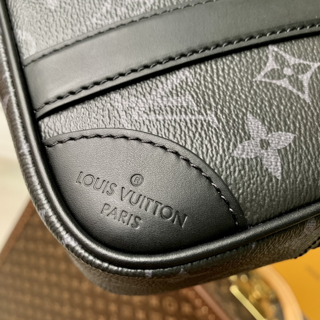 Louis Vuitton Pochette Kasai -25 x 15.5 x 6.5 CM Louis Vuitton Pochette Kasai -25 x 15.5 x 6.5 CM