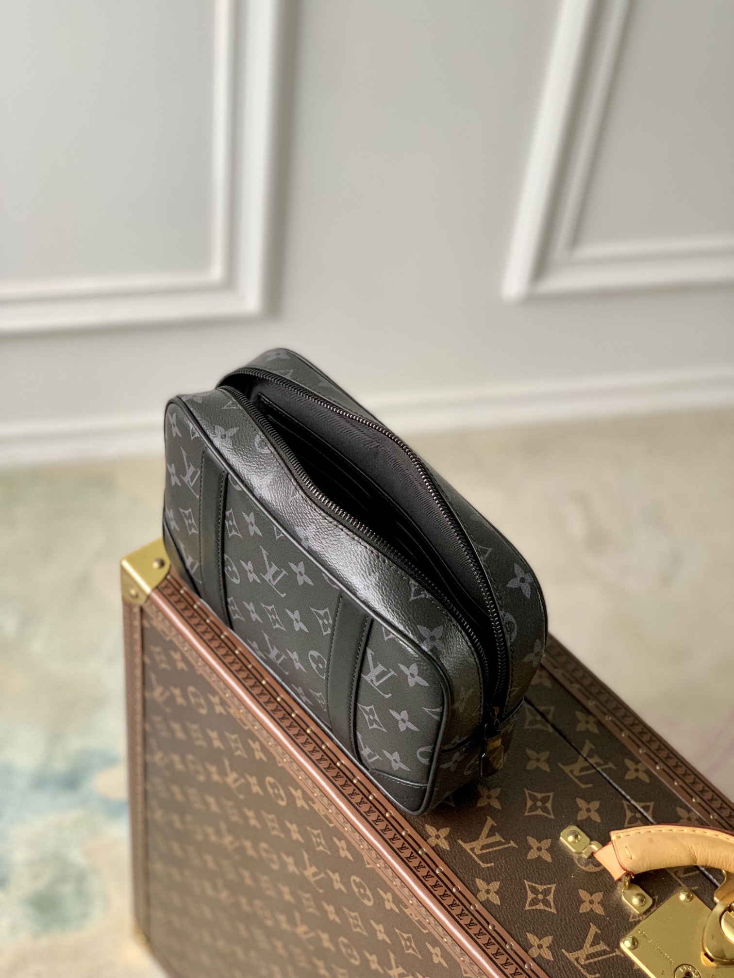 Louis Vuitton Pochette Kasai -25 x 15.5 x 6.5 CM Louis Vuitton Pochette Kasai -25 x 15.5 x 6.5 CM