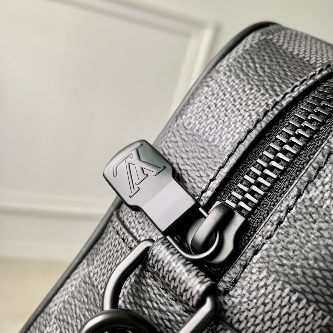 Louis Vuitton Pochette Kasai -25 x 15.5 x 6.5 CM Louis Vuitton Pochette Kasai -25 x 15.5 x 6.5 CM