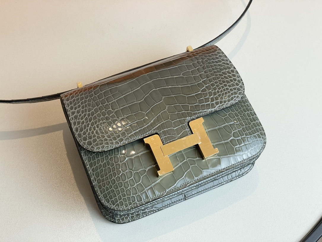 Hermes Constance-19CM