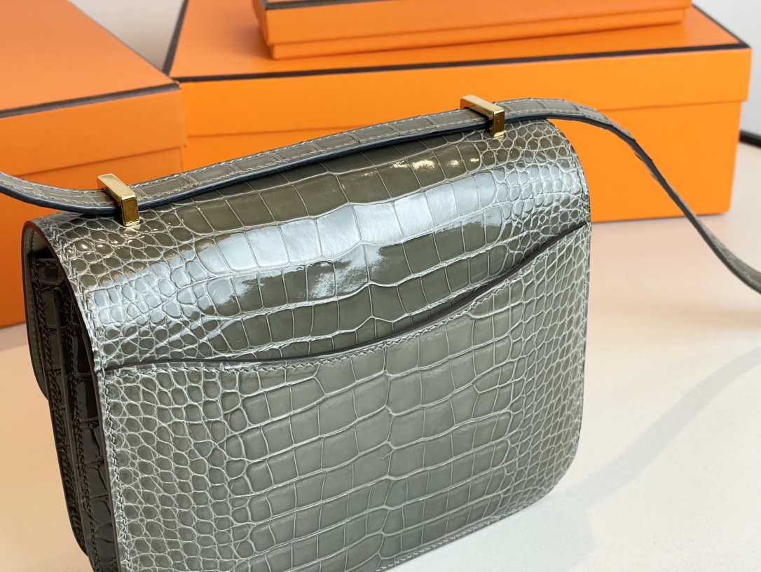 Hermes Constance-19CM
