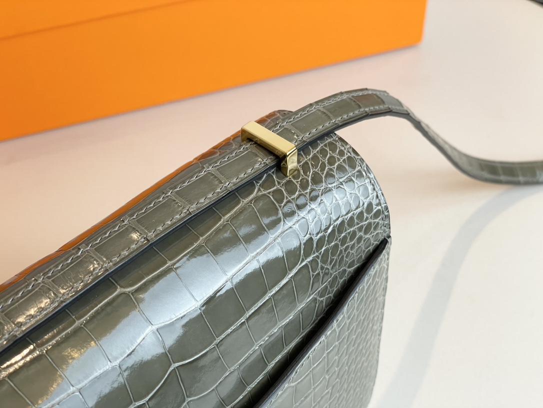 Hermes Constance-19CM