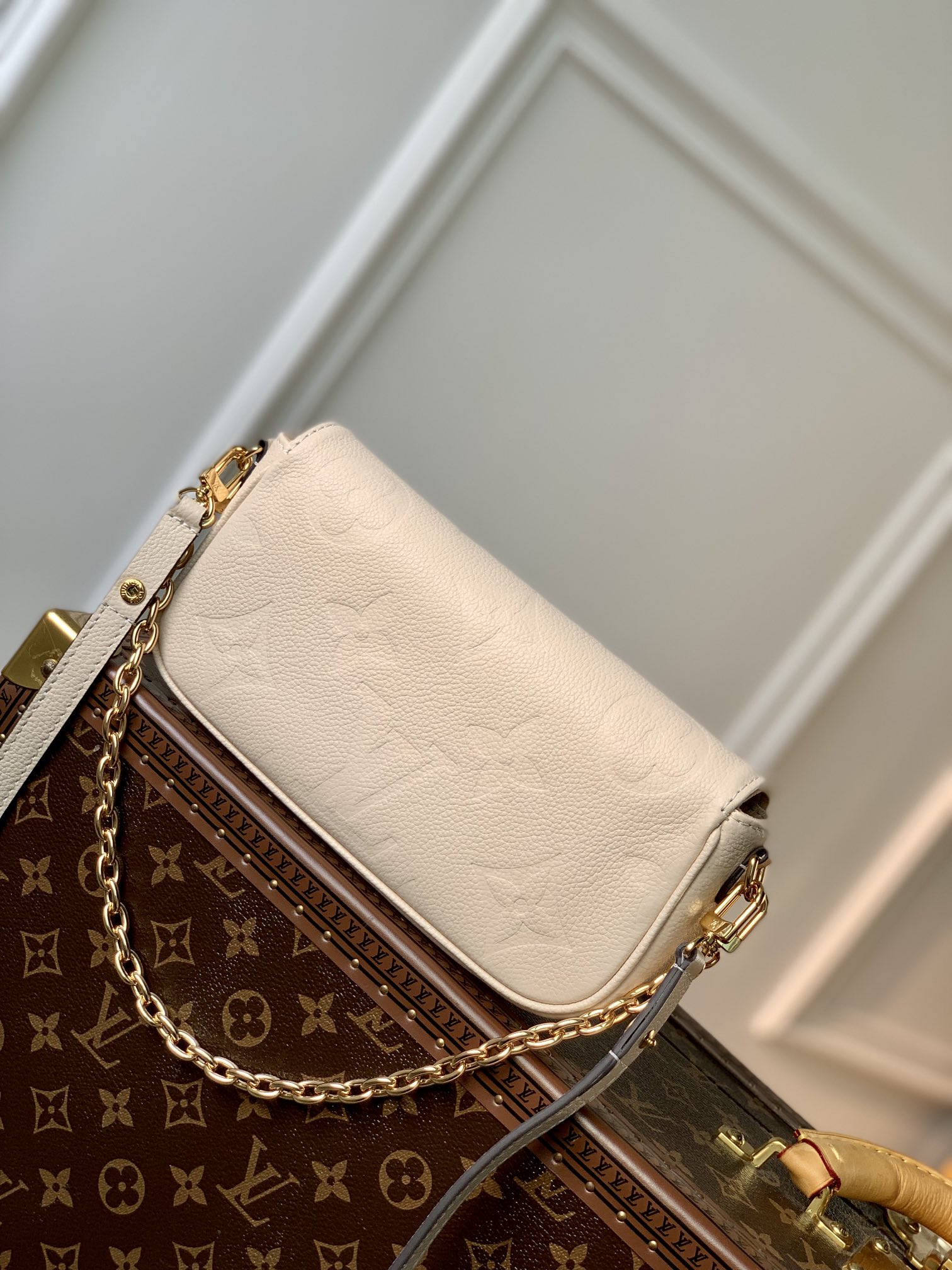 Louis Vuitton Wallet on Chain Ivy-23.5 x 12.0 x 4.3 CM