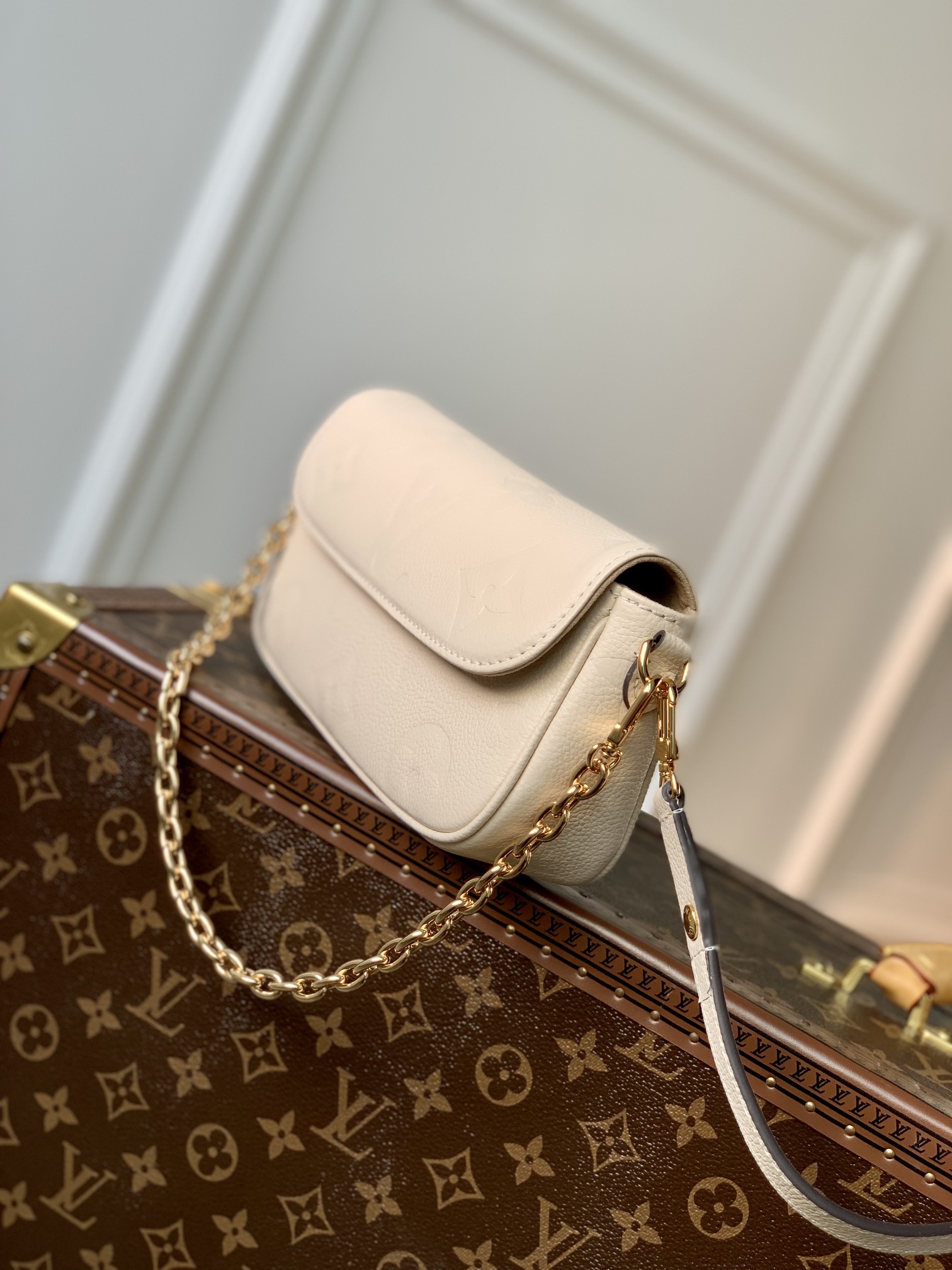 Louis Vuitton Wallet on Chain Ivy-23.5 x 12.0 x 4.3 CM