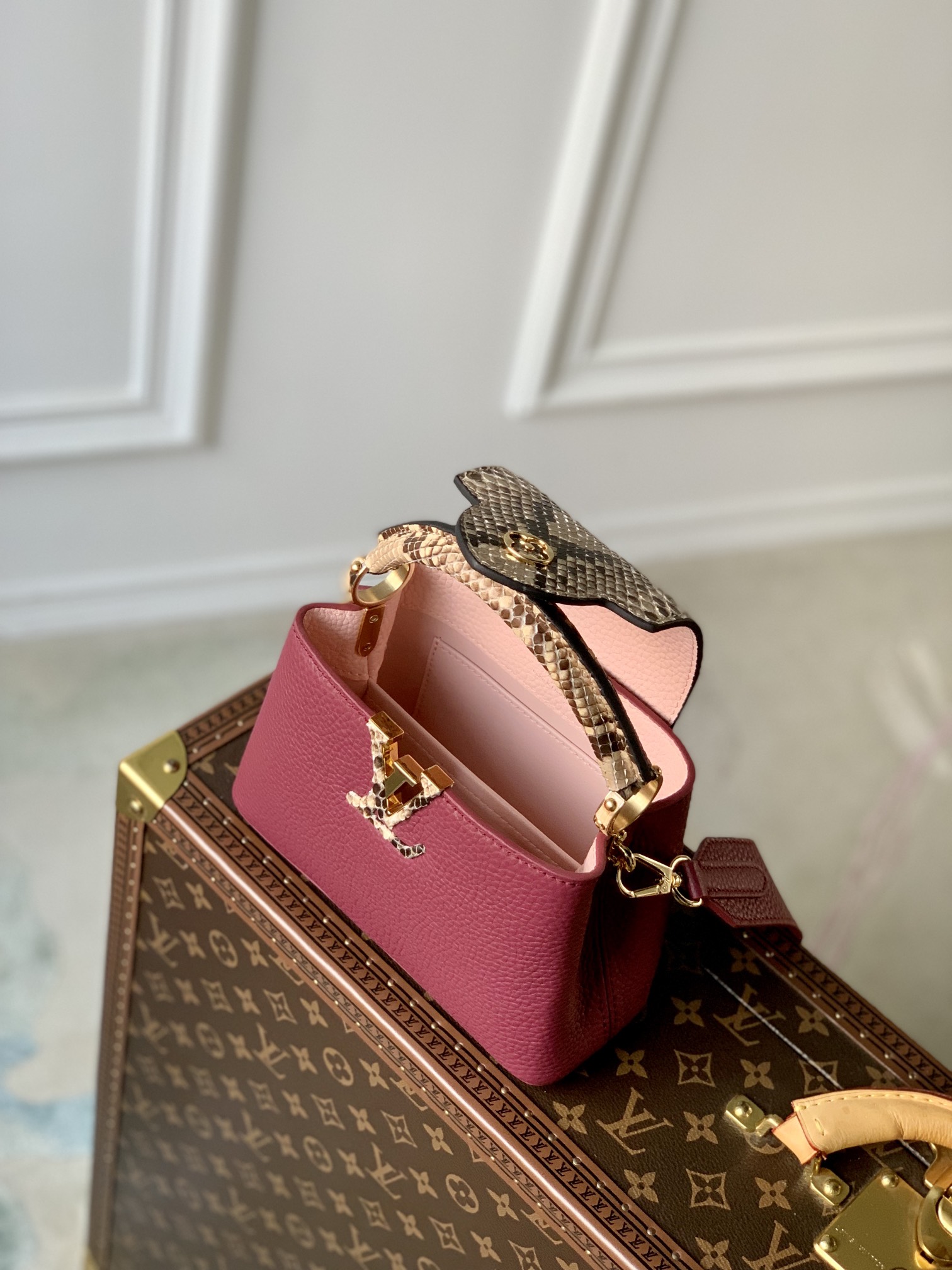 Louis Vuitton Mini Capucines Handlebag-21*14*8CM
