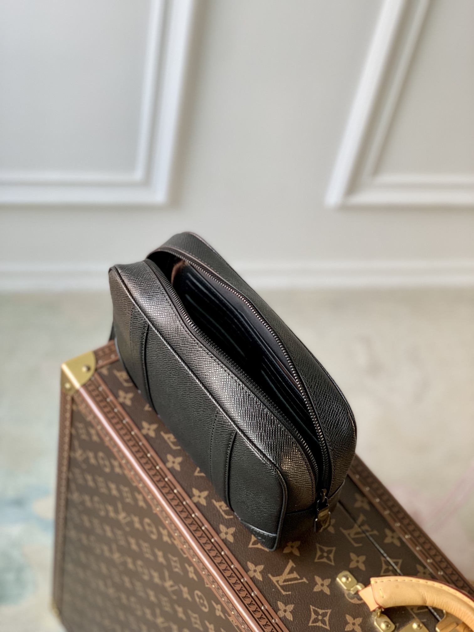 Louis Vuitton Pochette Kasai -25 x 15.5 x 6.5 CM Louis Vuitton Pochette Kasai -25 x 15.5 x 6.5 CM
