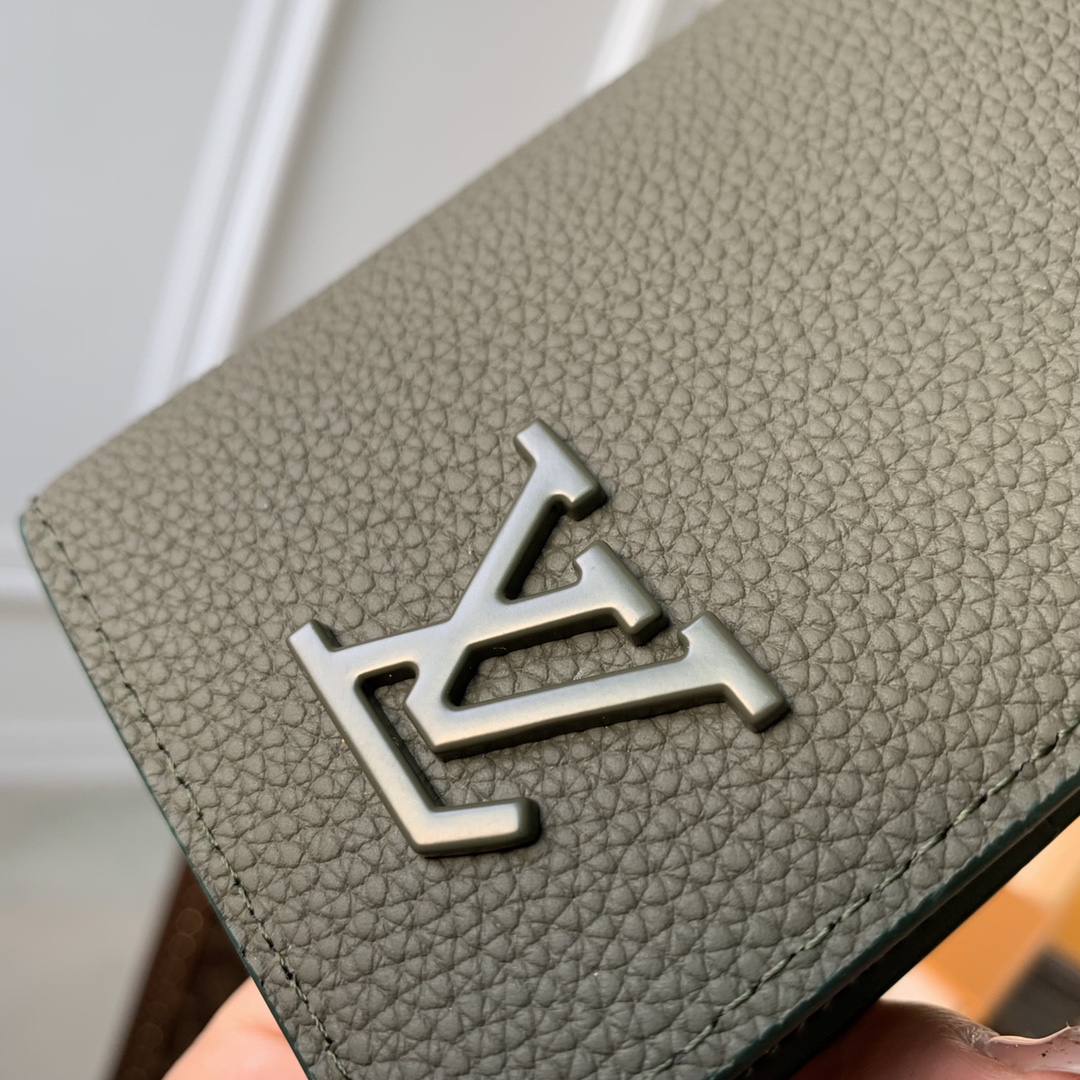 Louis Vuitton Aerogram Wallet-8 x 11 x 1CM