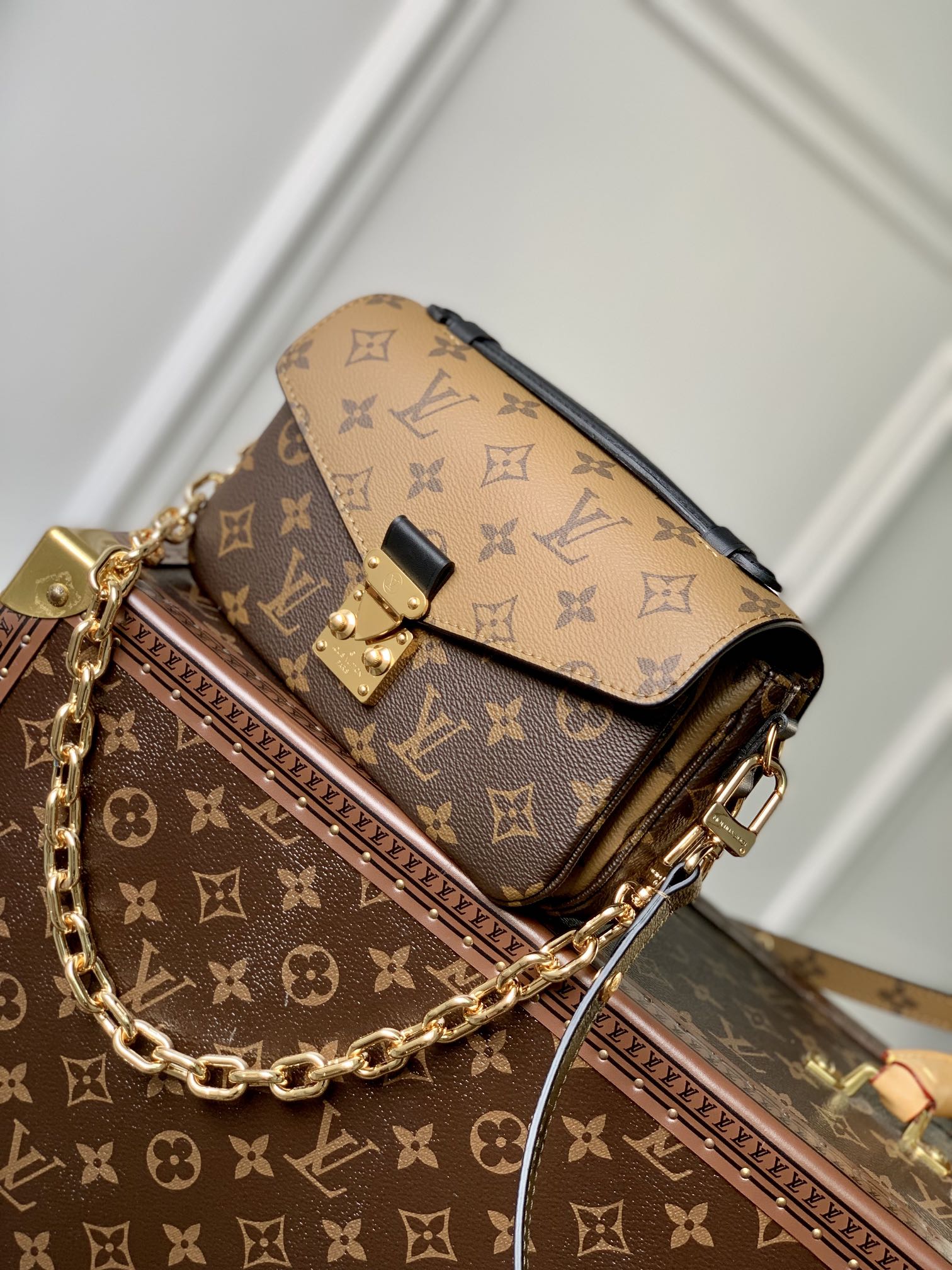 Louis Vuitton Pochette Metis Handbags-21.5*13.5*6CM
