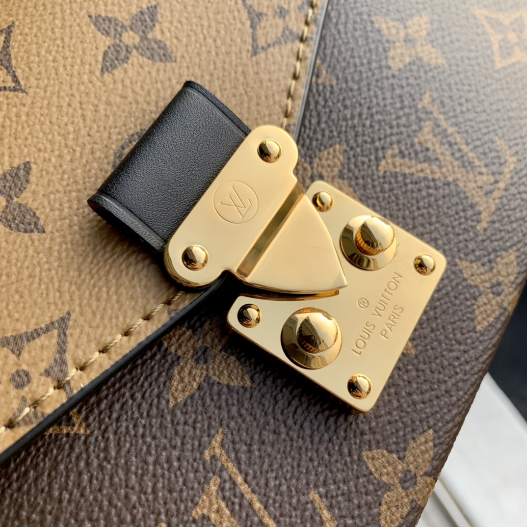 Louis Vuitton Pochette Metis Handbags-21.5*13.5*6CM