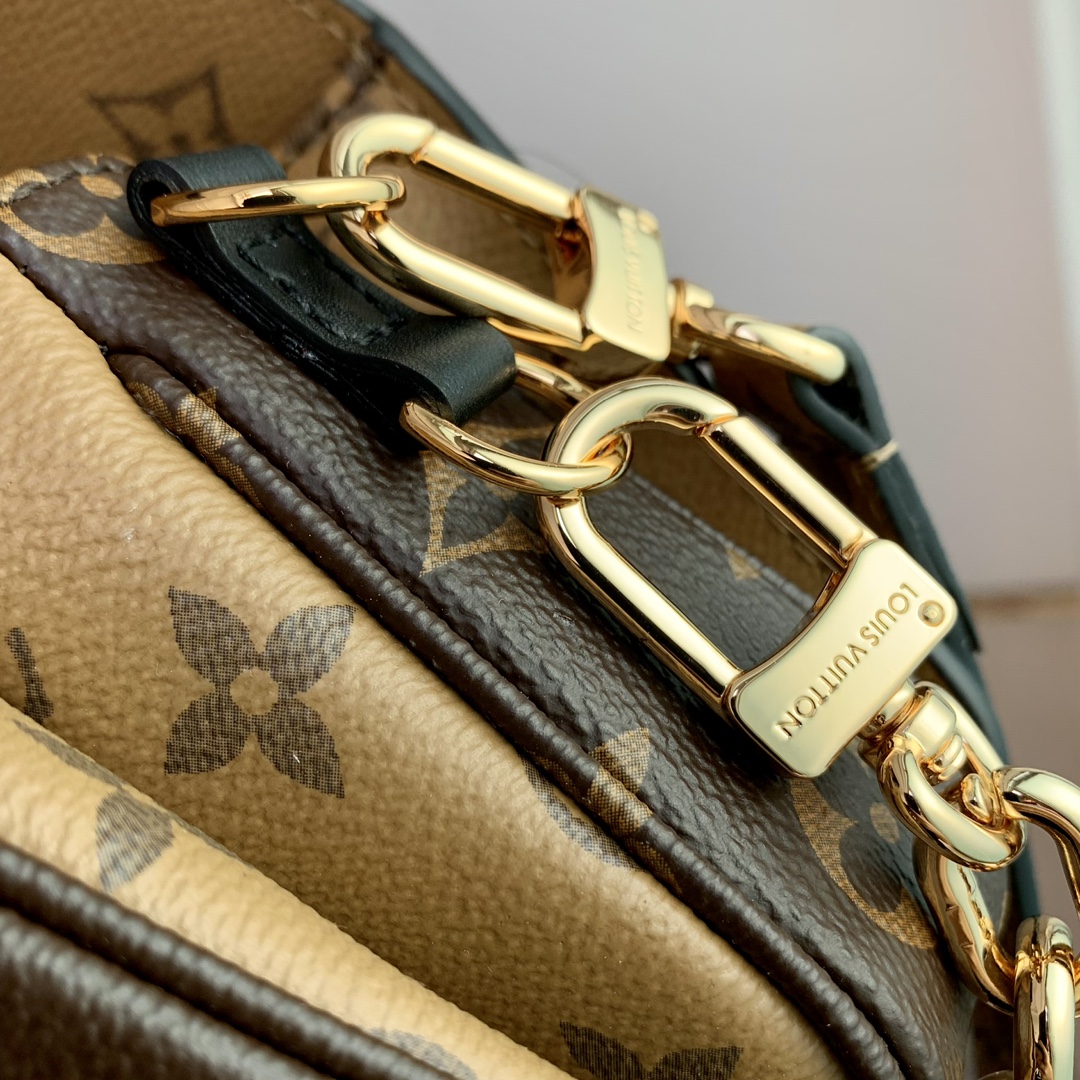 Louis Vuitton Pochette Metis Handbags-21.5*13.5*6CM