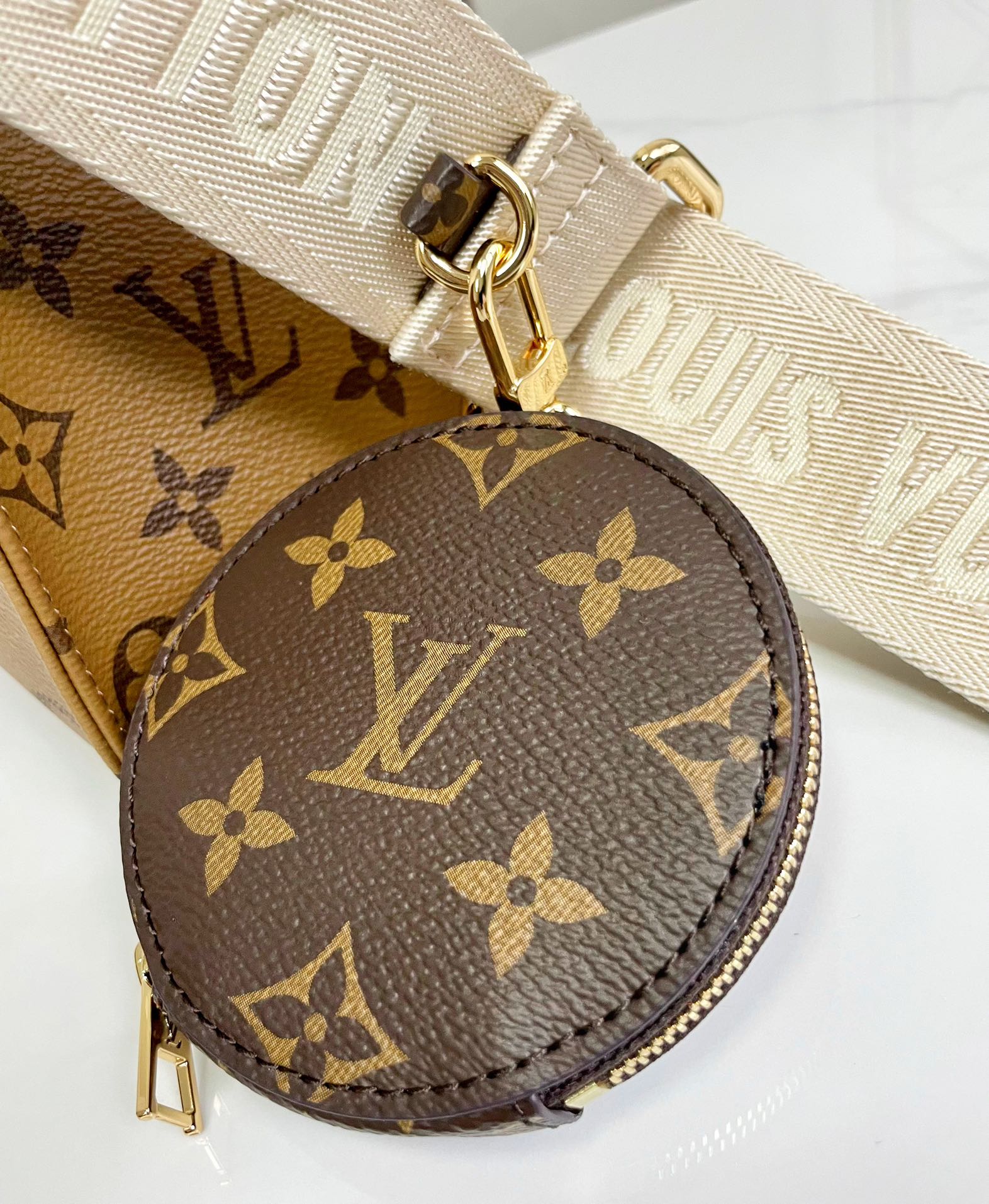 Louis Vuitton Onthego Handbag-25*19*11.5 CM