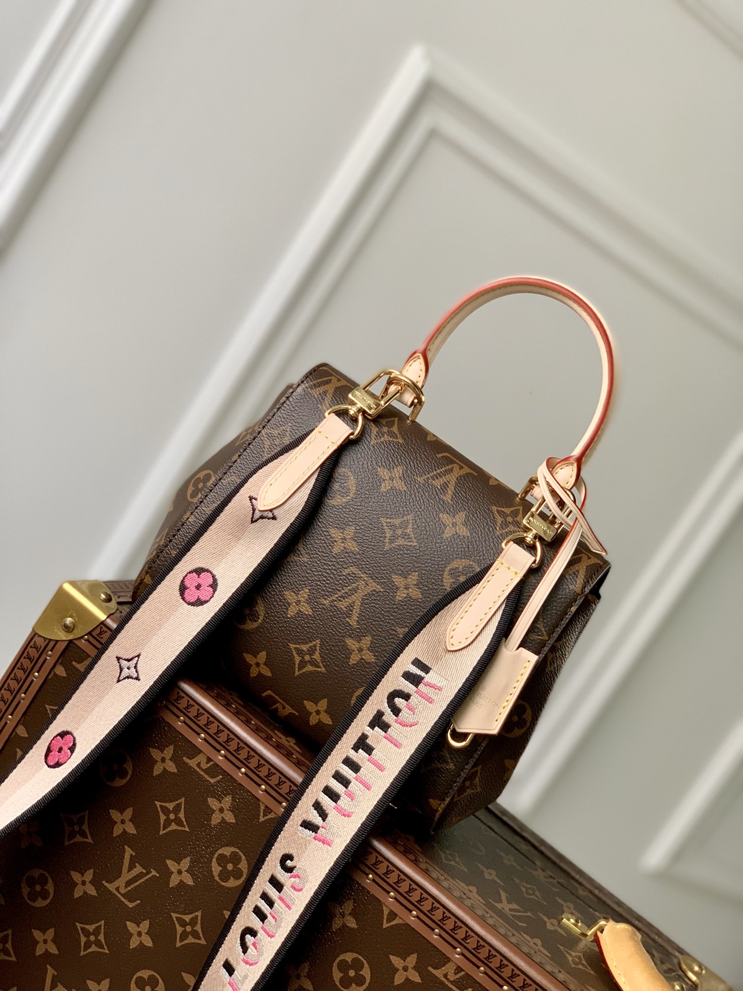 Louis Vuitton Cluny Handbags-M58931-20*16*7.5CM