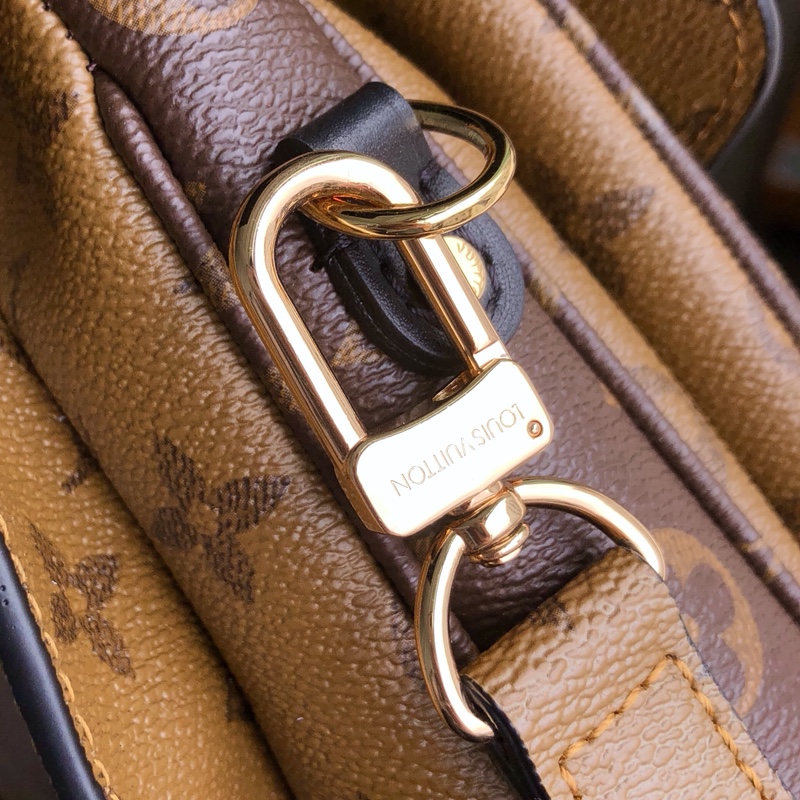 Louis Vuitton Pochette Metis Handbags-25*19*7CM