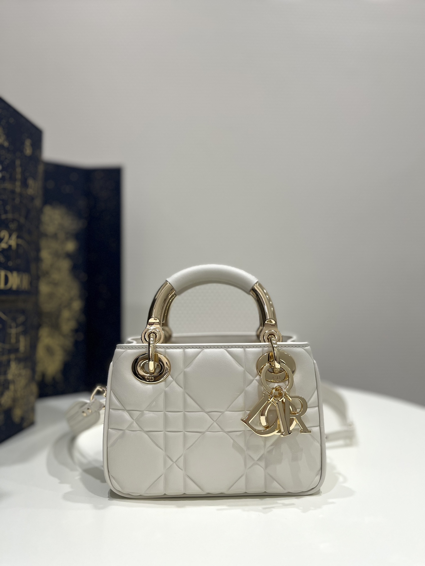 Diro 95-22 Top Handbags-19*8*13CM