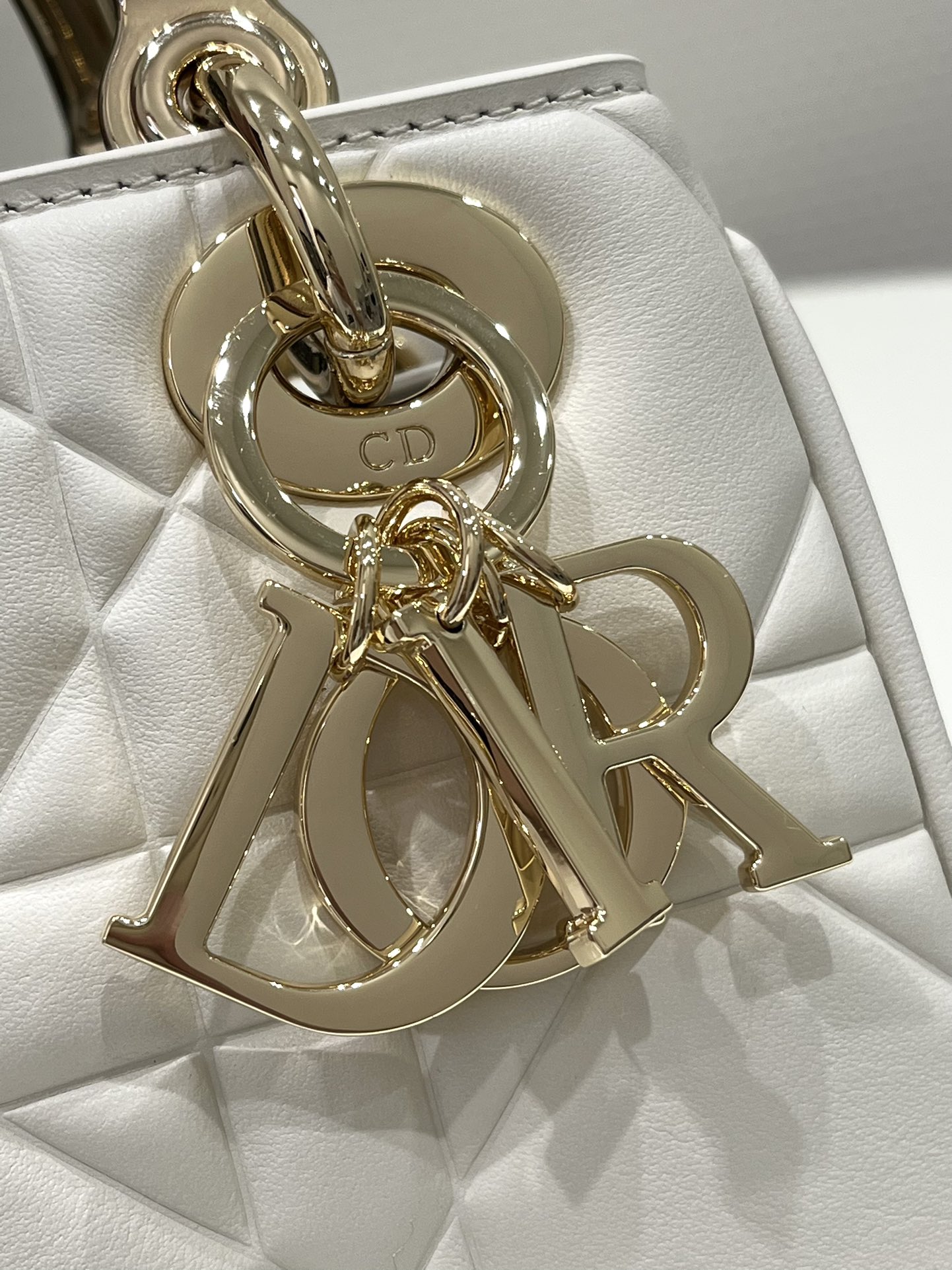 Diro 95-22 Top Handbags-19*8*13CM