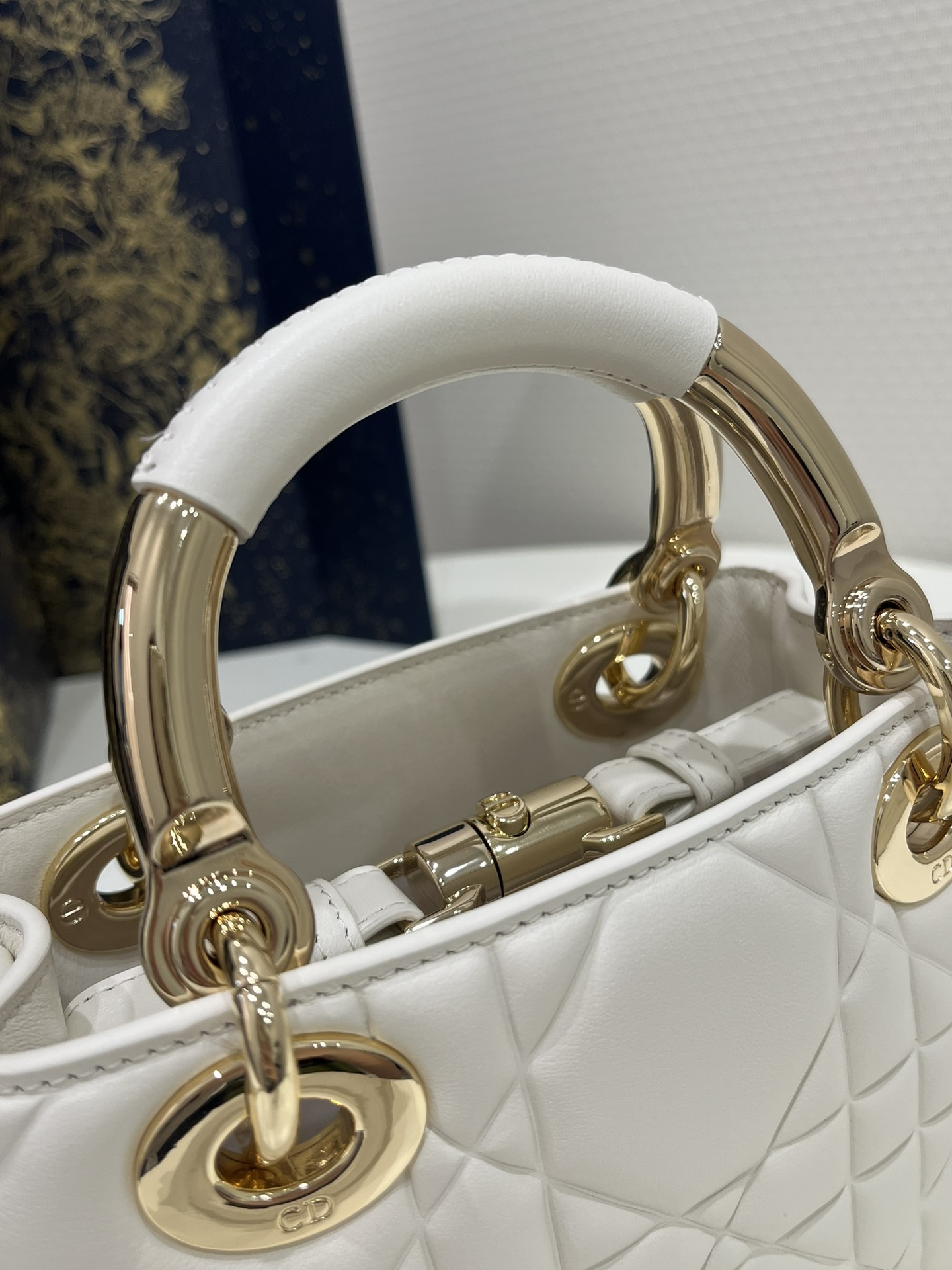Diro 95-22 Top Handbags-19*8*13CM