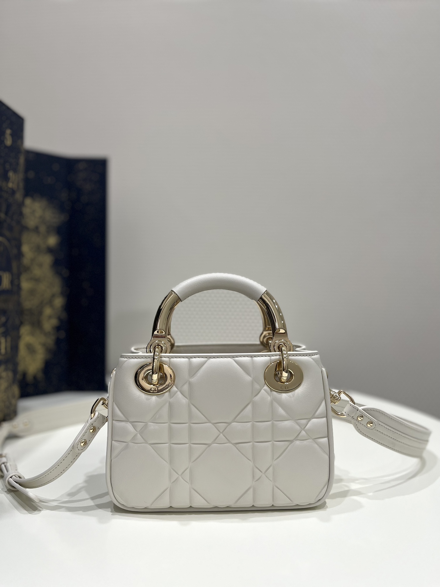 Diro 95-22 Top Handbags-19*8*13CM