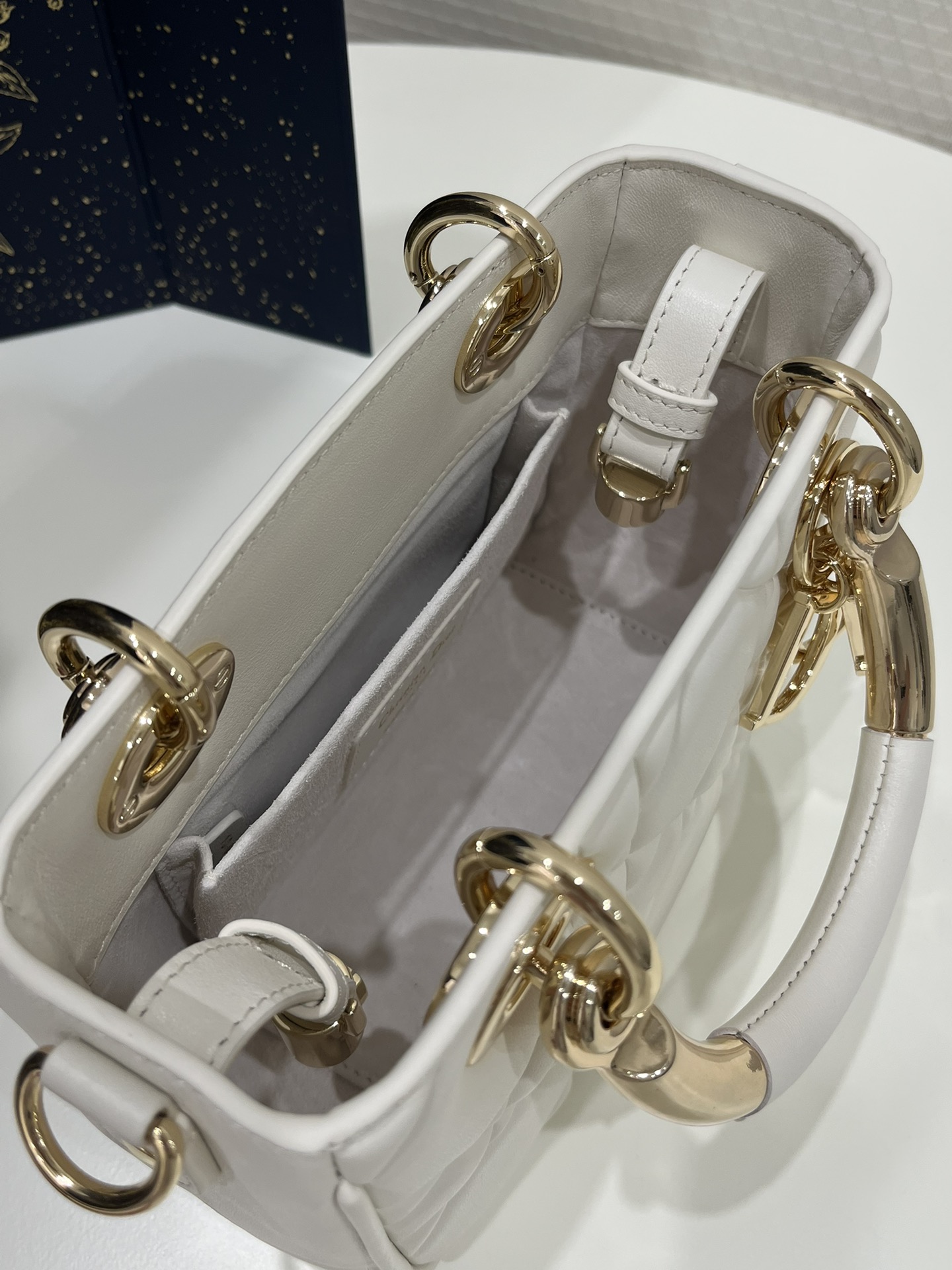 Diro 95-22 Top Handbags-19*8*13CM
