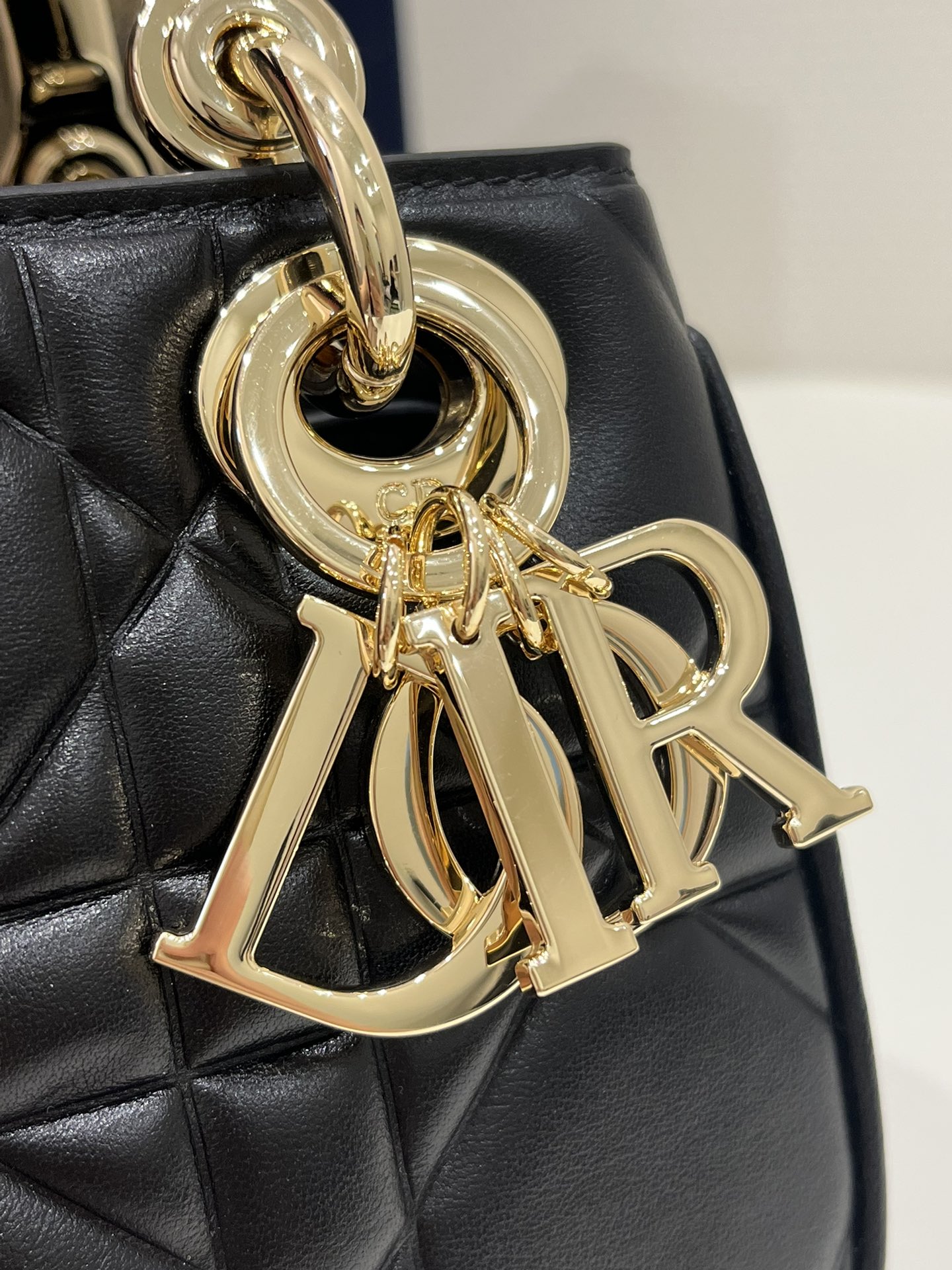Diro 95-22 Top Handbags-19*8*13CM