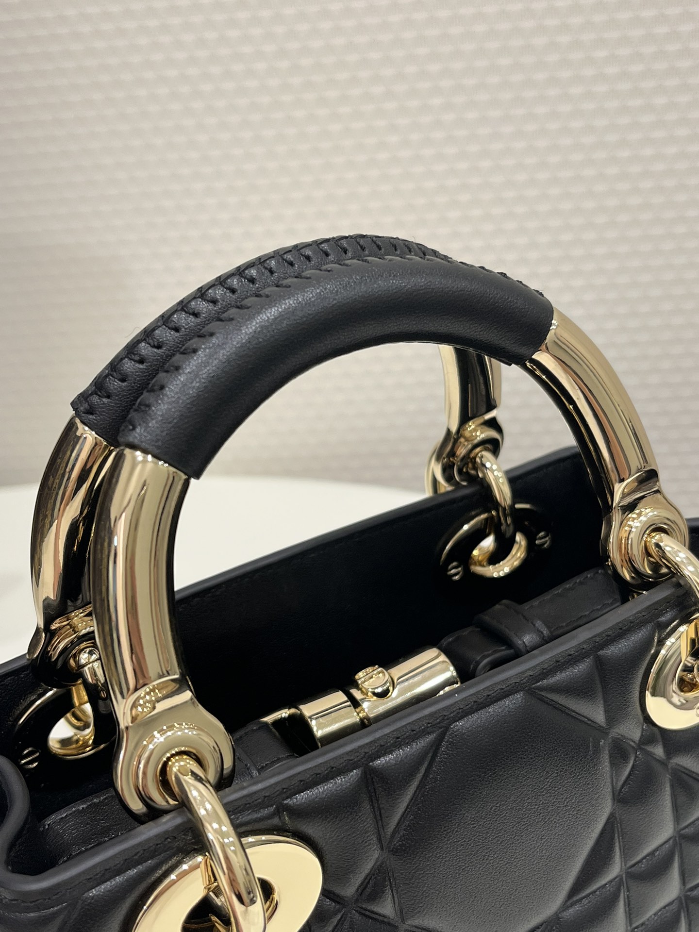 Diro 95-22 Top Handbags-19*8*13CM