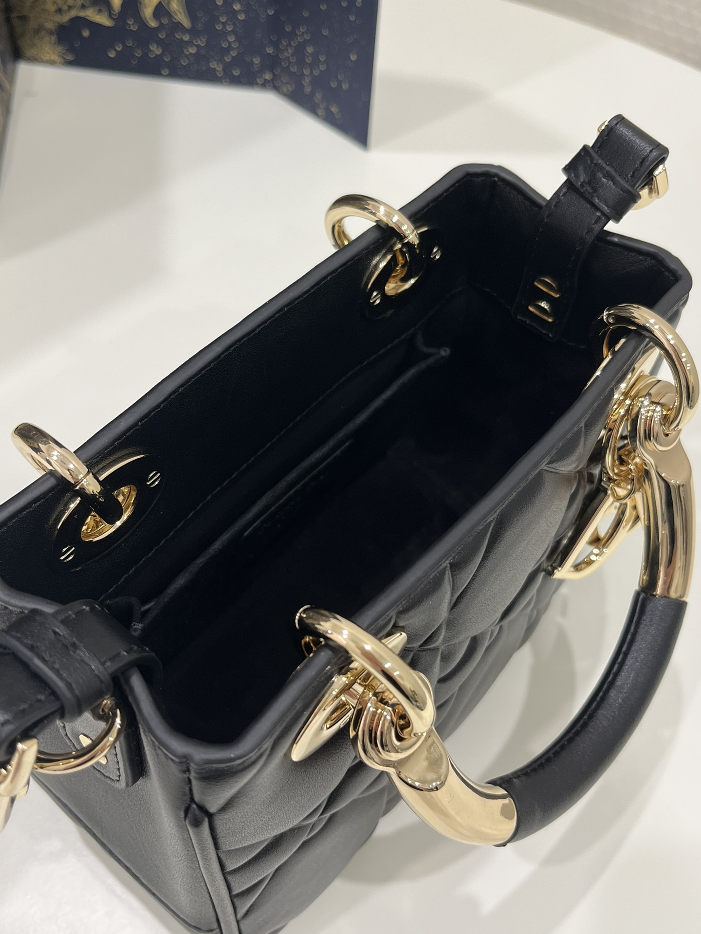 Diro 95-22 Top Handbags-19*8*13CM