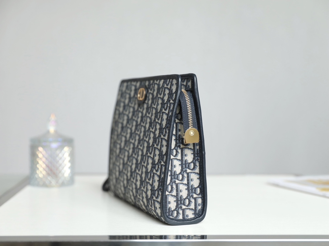 Diro Pouch- 26×19.5×7CM Diro Pouch- 26×19.5×7CM