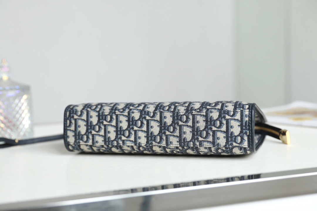 Diro Pouch- 26×19.5×7CM Diro Pouch- 26×19.5×7CM