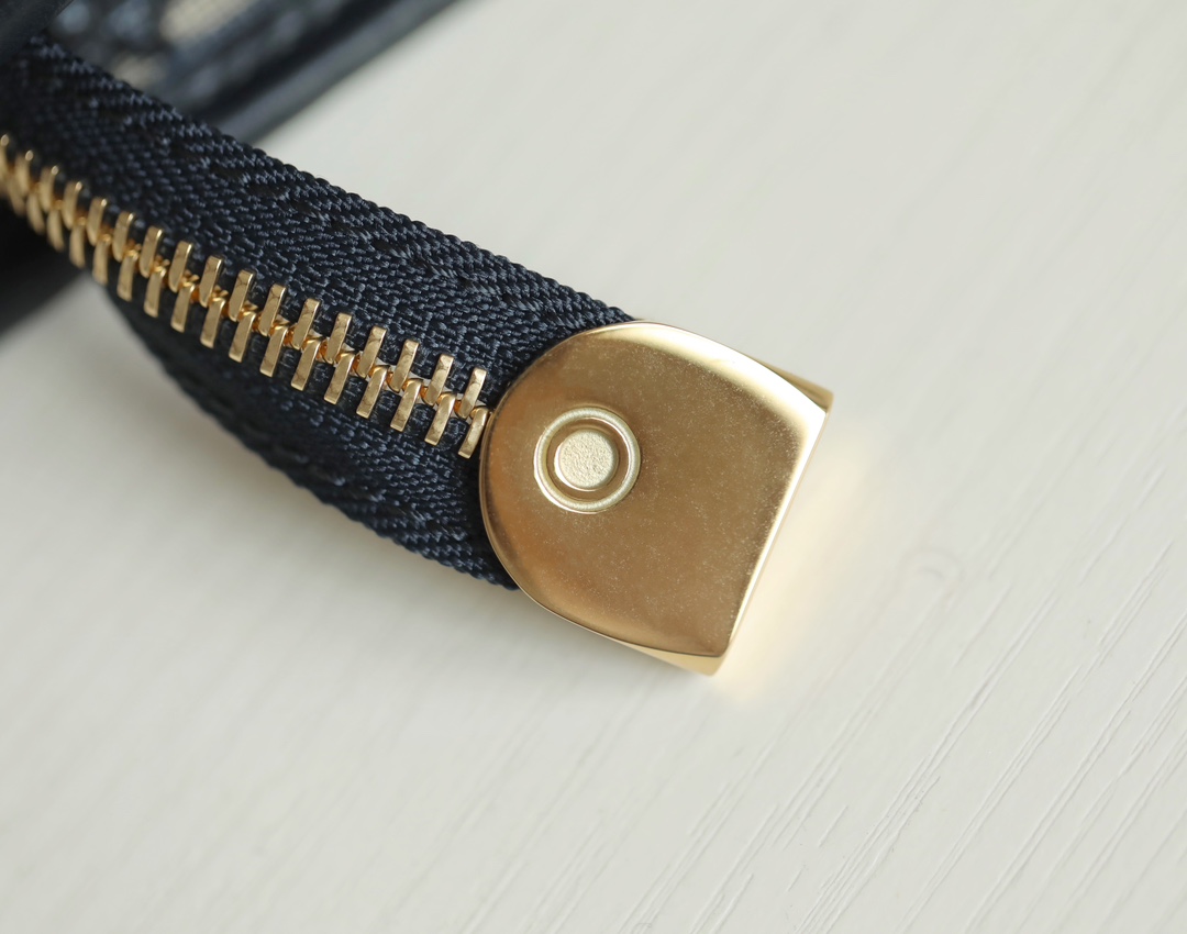 Diro Pouch- 26×19.5×7CM Diro Pouch- 26×19.5×7CM