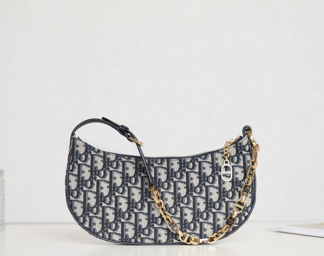 Diro CD Lounge Bag-26 x 15 x 5.5 CM