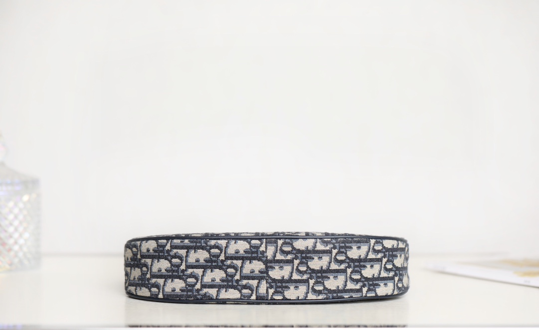 Diro CD Lounge Bag-26 x 15 x 5.5 CM