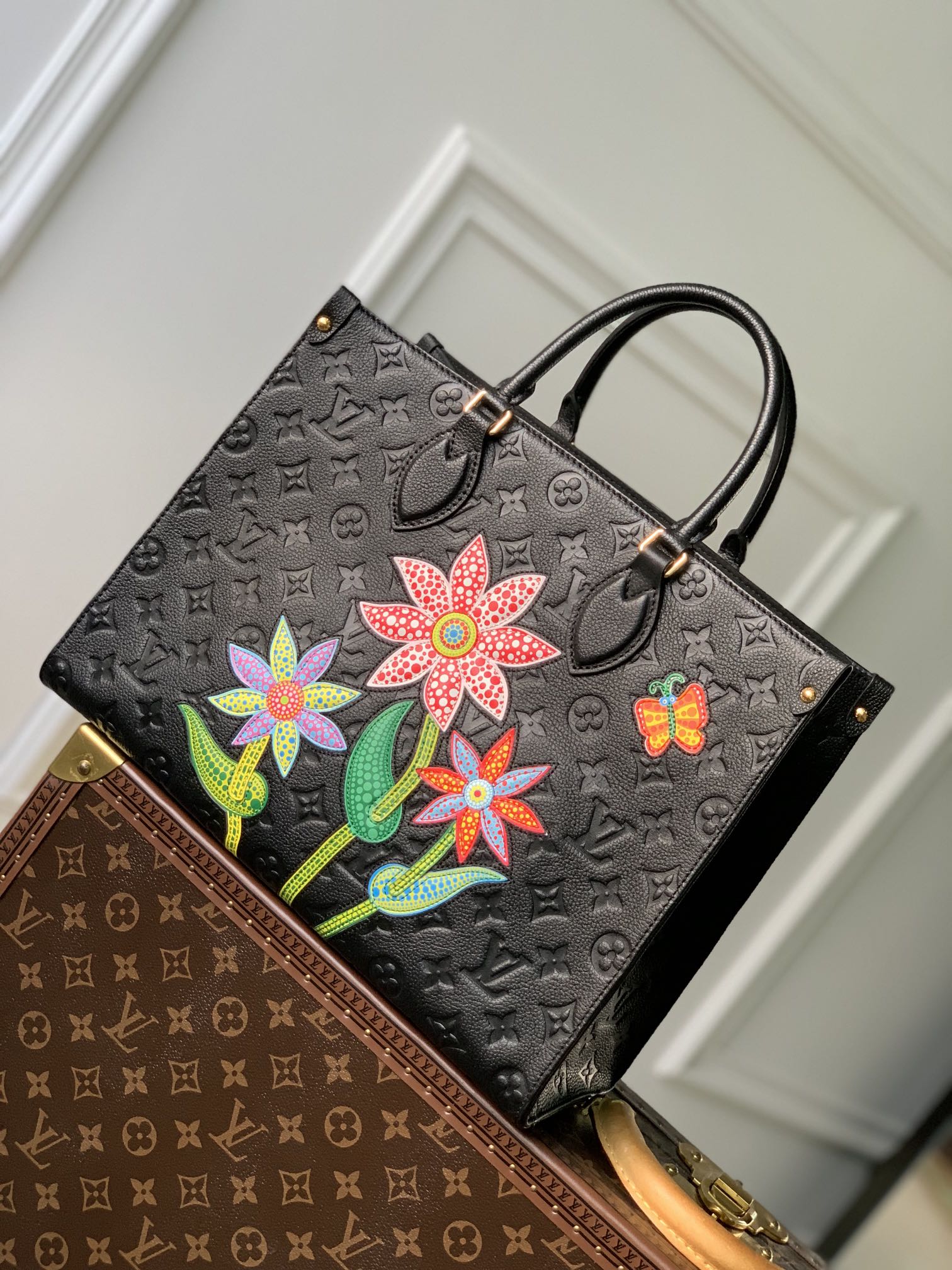 Louis Vuitton x YKOnthego Handbag-35 x 27 x 14 CM