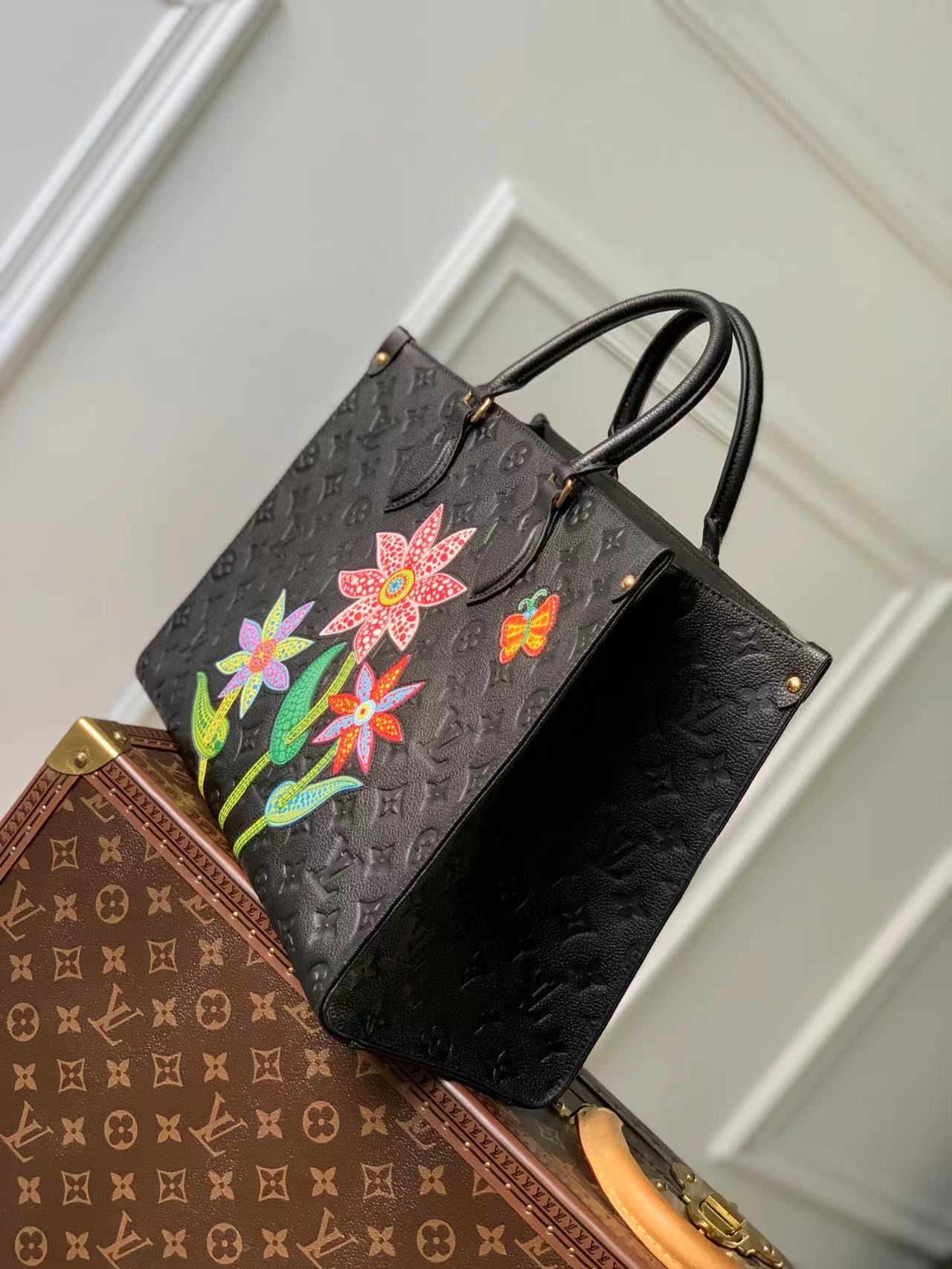 Louis Vuitton x YKOnthego Handbag-35 x 27 x 14 CM