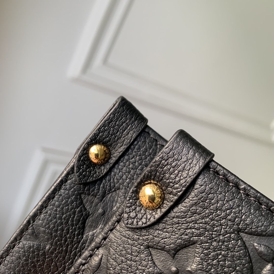Louis Vuitton x YKOnthego Handbag-35 x 27 x 14 CM