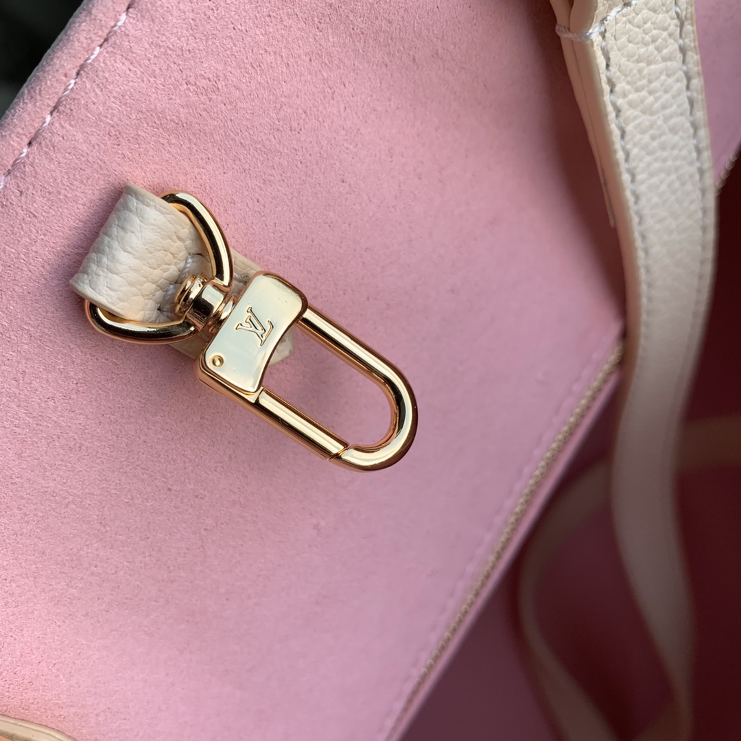 Louis Vuitton x YKOnthego Handbag-35 x 27 x 14 CM