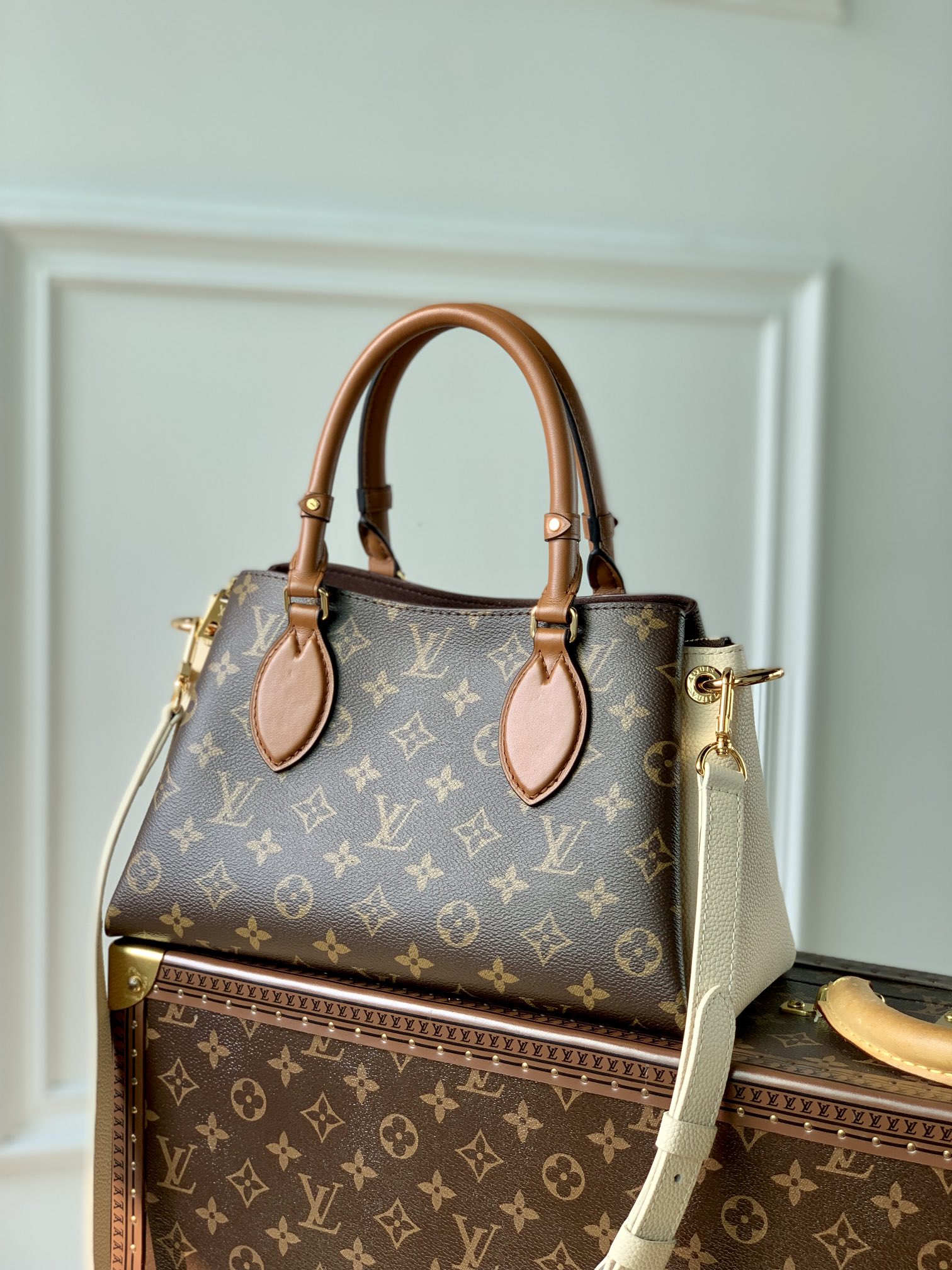 Louis Vuitton Opéra BB Handbag-26.0 x 18.0 x 15CM